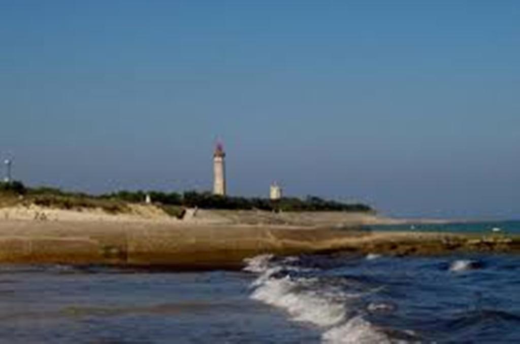 Maison Retaise Pres De La Plage Saint-Clément-des-Baleines Екстериор снимка